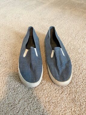 City Sneaks Blue Chambray Slip-On Canvas Sneakers Size 7.5